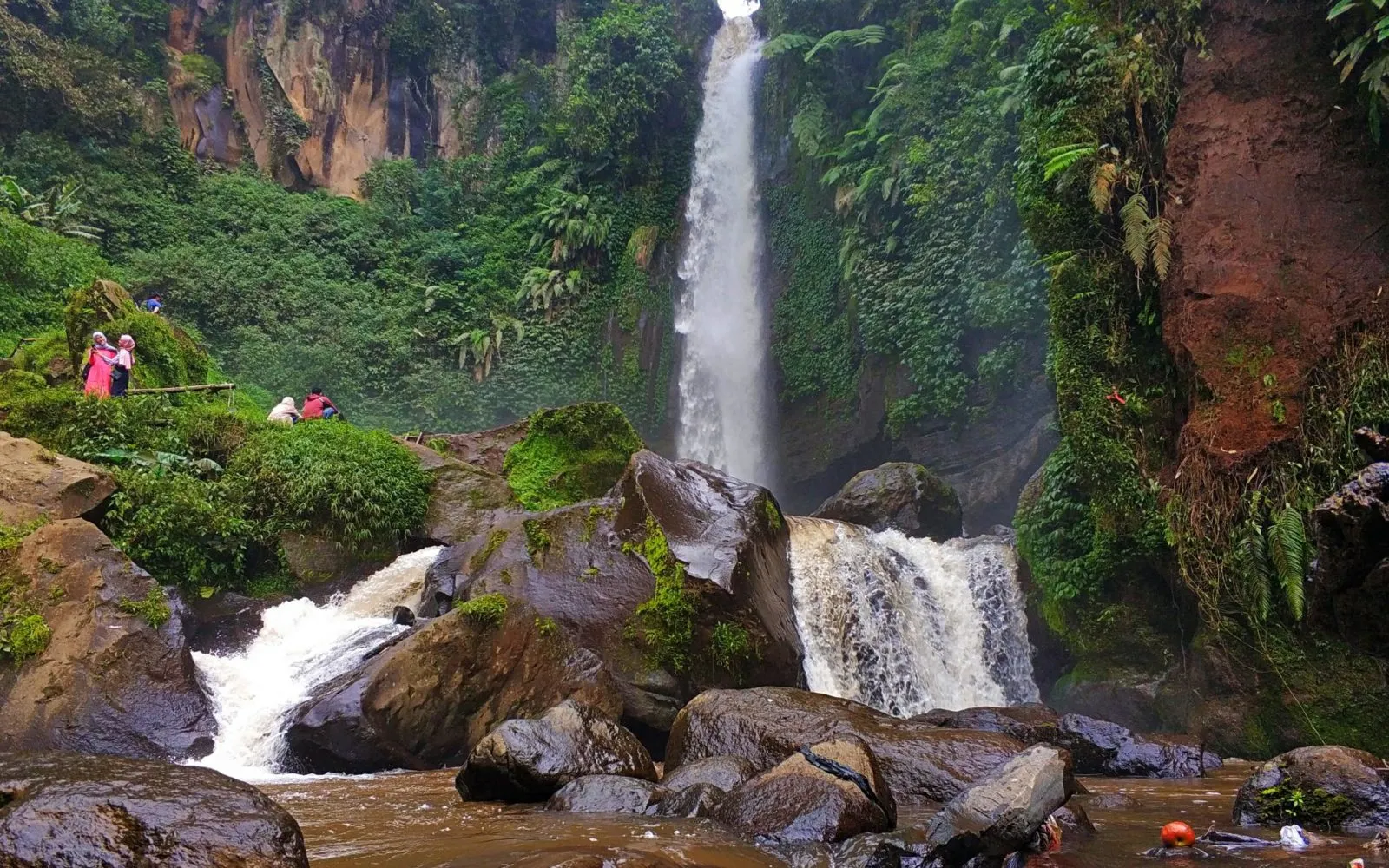 Coban Talun Batu: Wisata Alam Favorit Keluarga